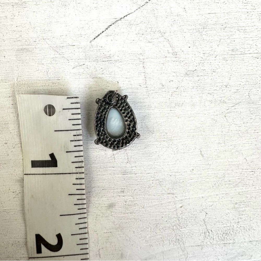 Chico’s Javalin abalone post earrings - Picture 9 of 9
